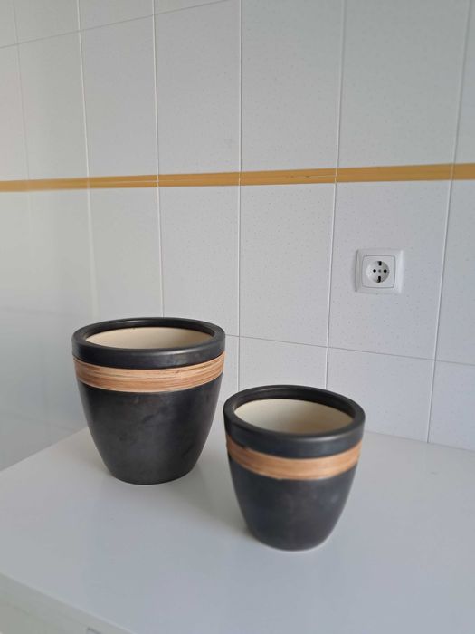 Conjunto De Dois Vasos De Cerâmica Cinza