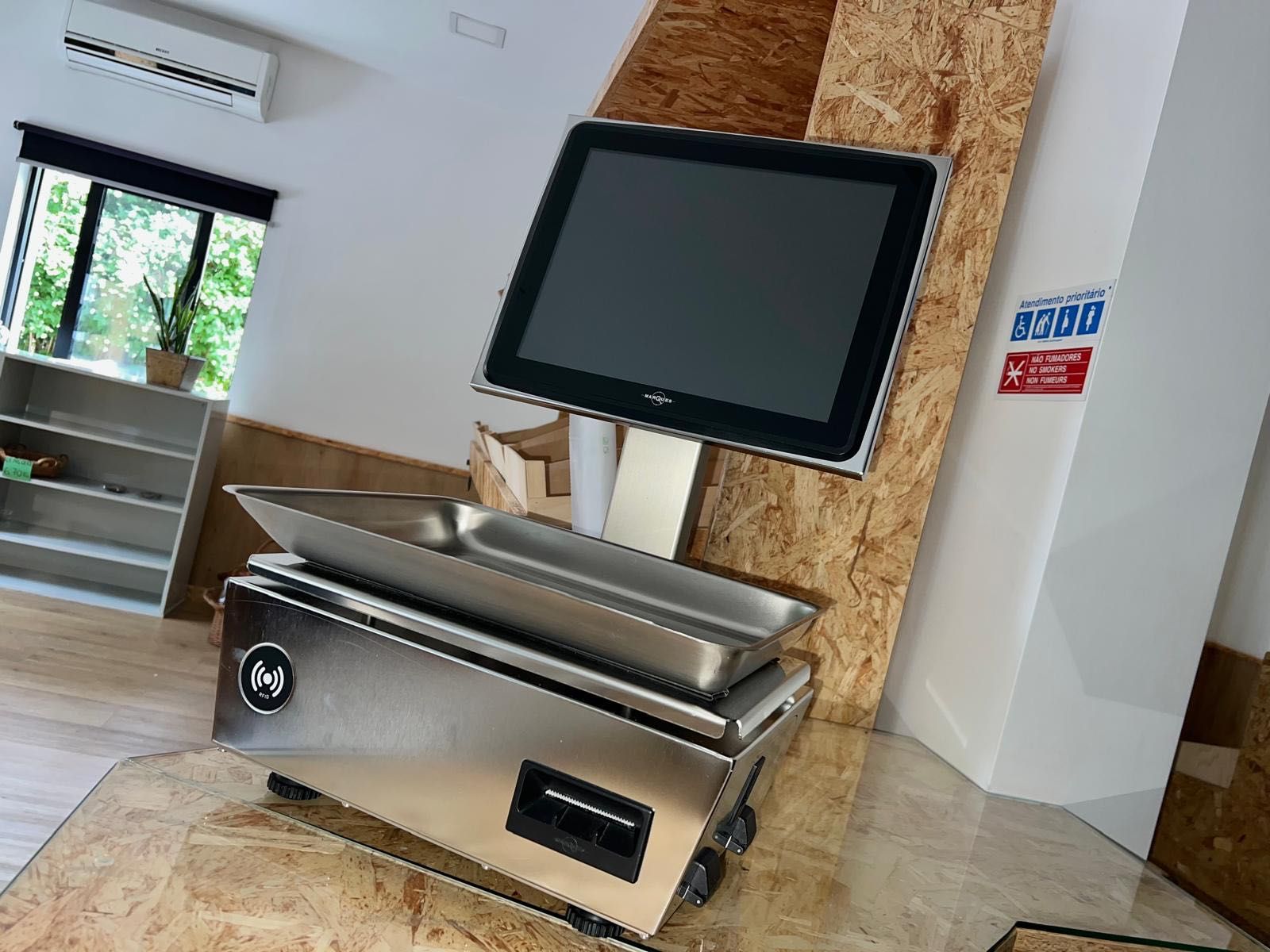 Balança comercial em inox