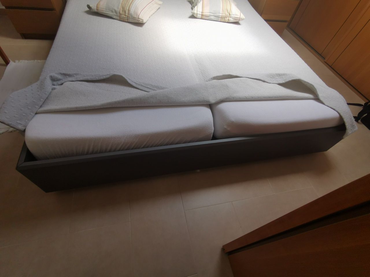 Cama de casal. Óptimo Preço. Bom estado.