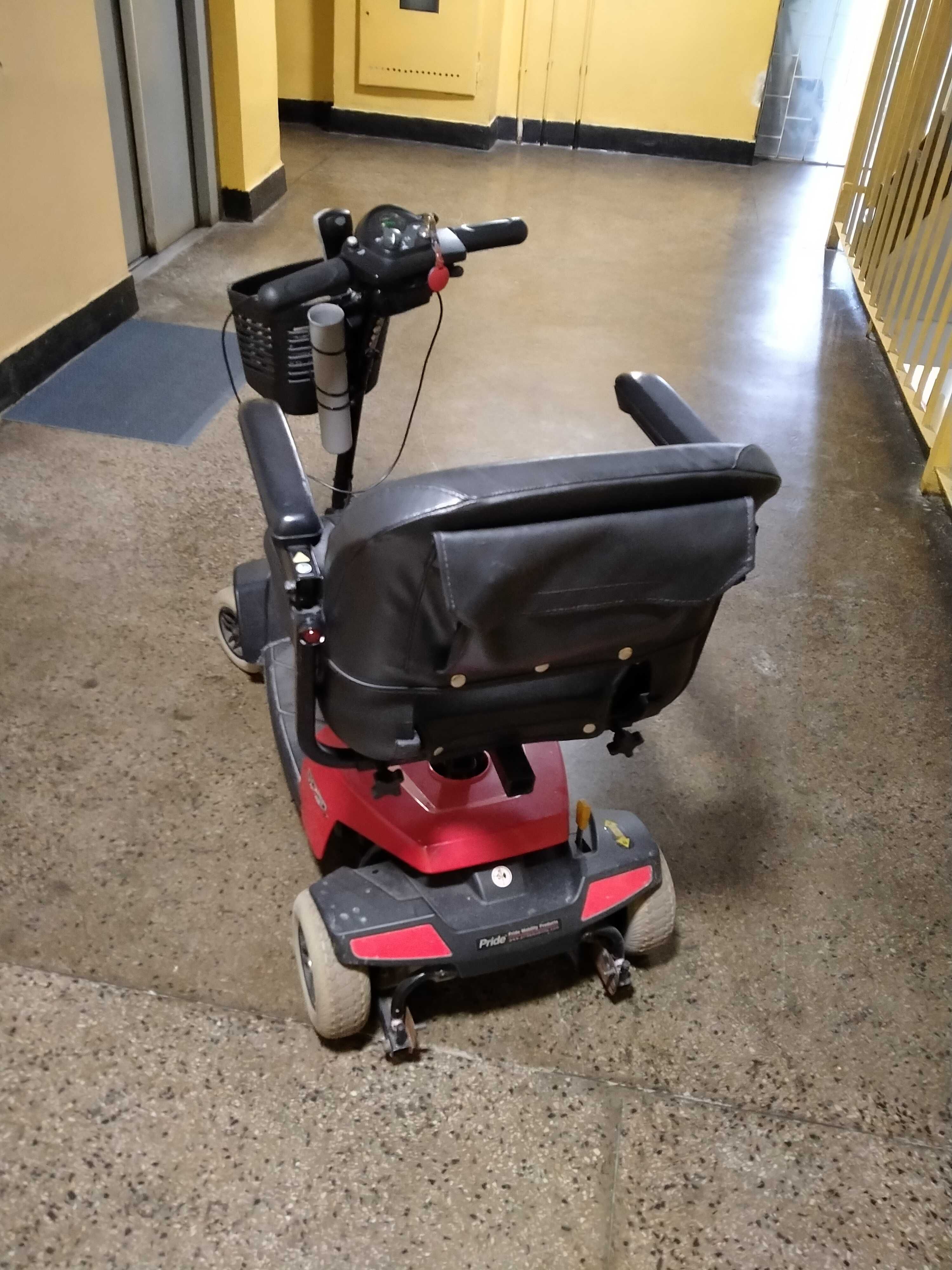 Skuter, wózek inwalidzki elektryczny
