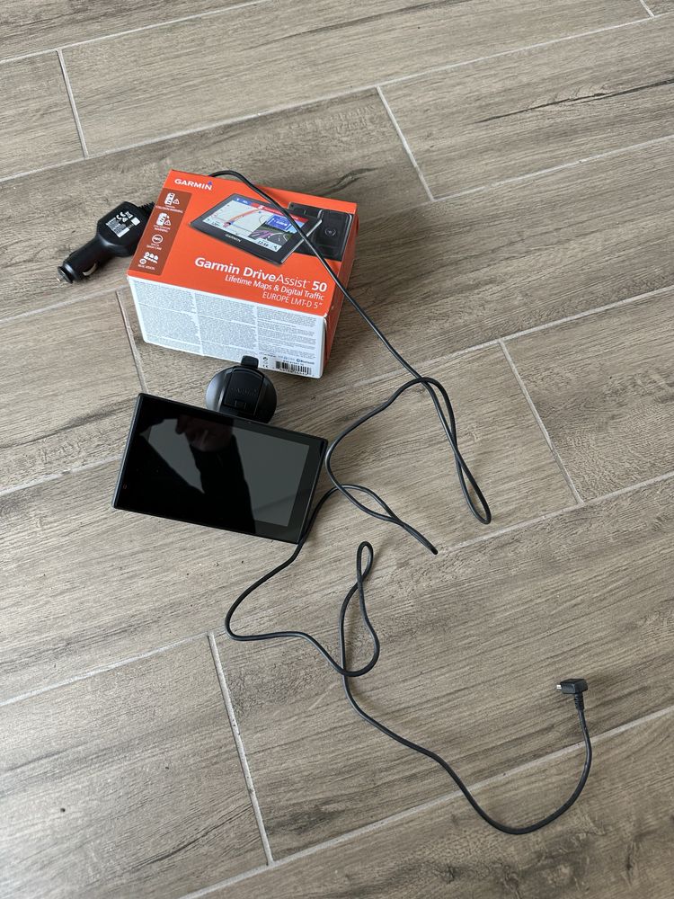 Garmin DriveAssist 59