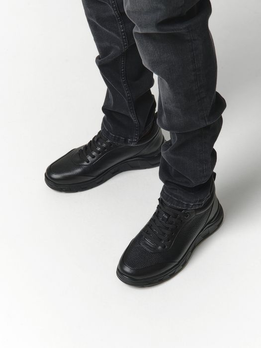 Кросівки Польского бренду