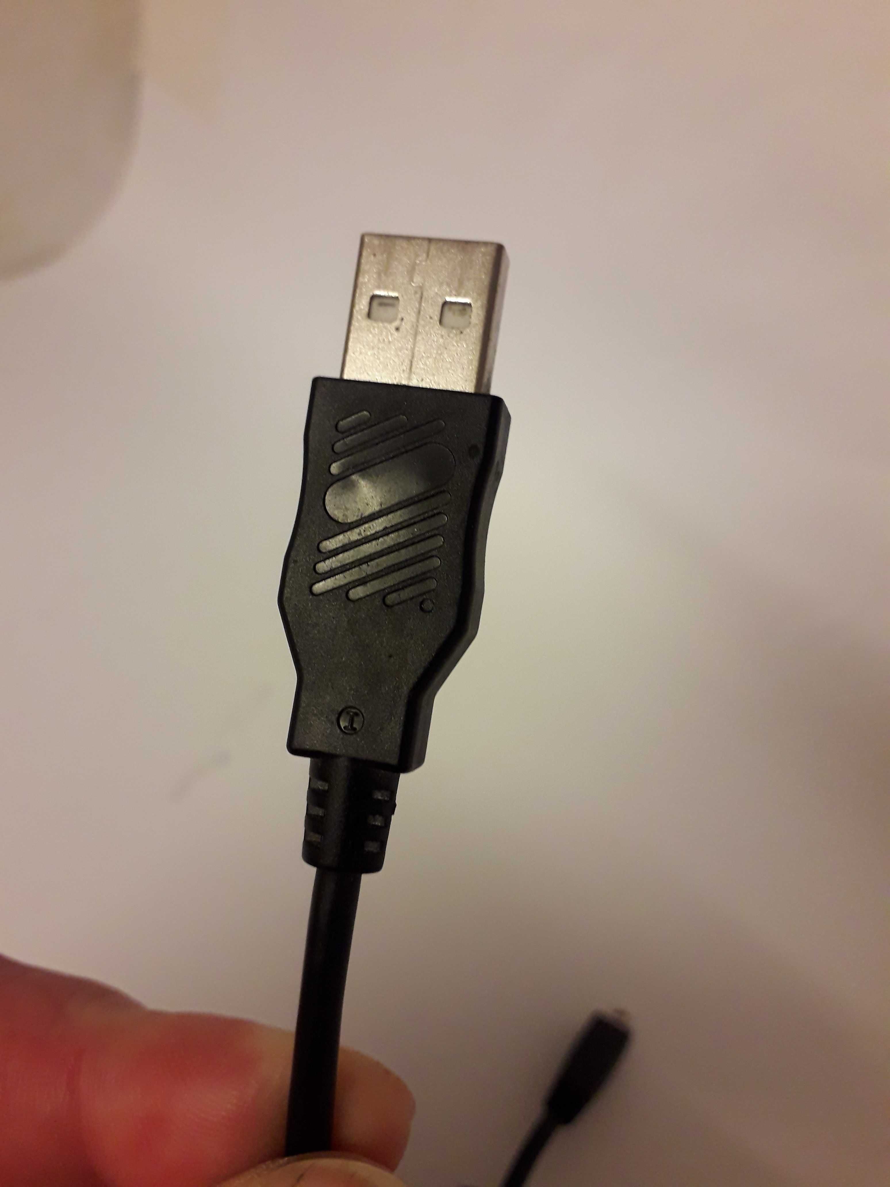 Kabel USB używany od aparatu Olympus lub ciśnieniomierza.