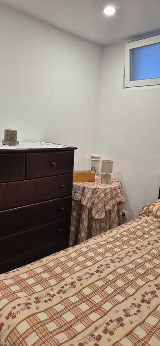 Alugo quarto de solteiro