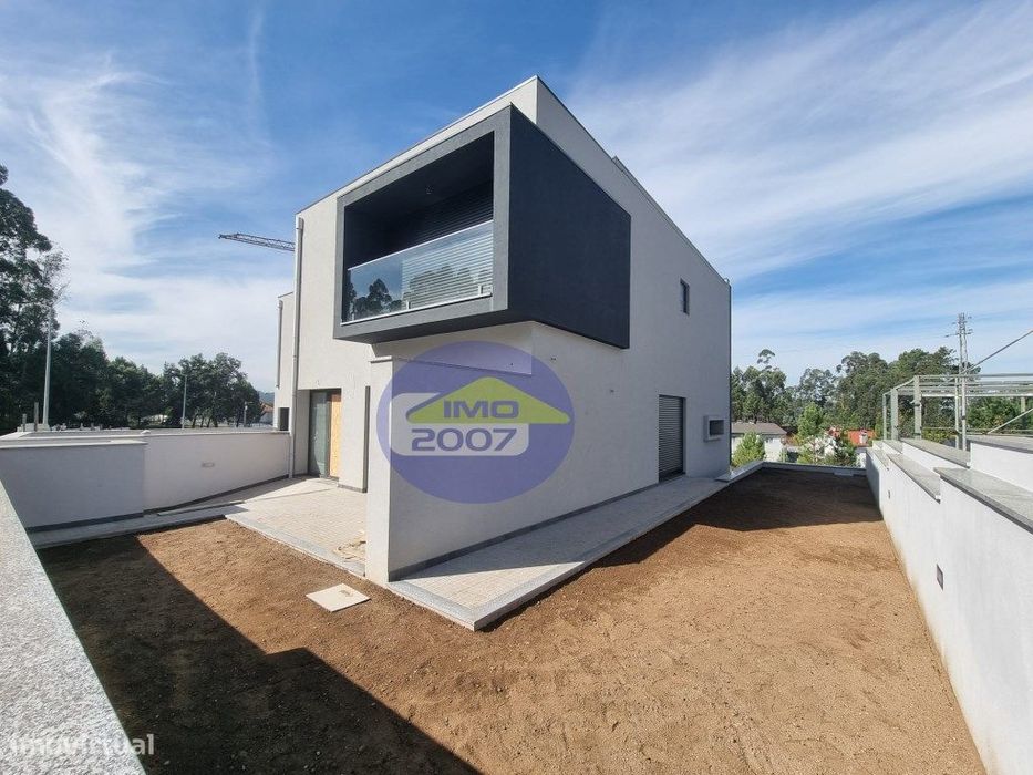 Moradia novas em Lobão