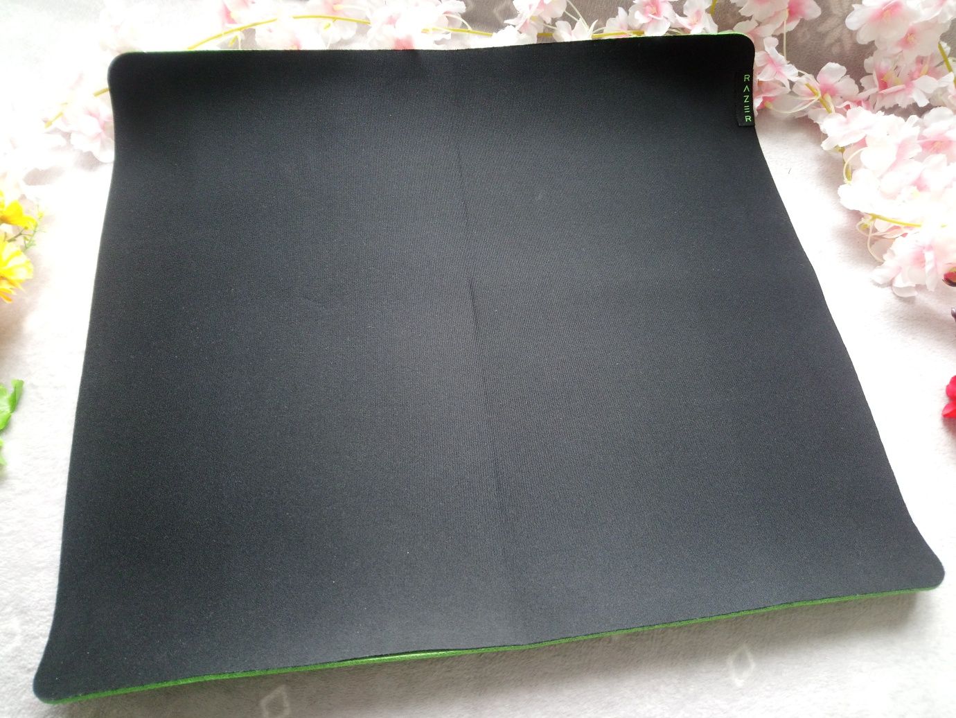 Razer gigantus V2 40x45cm nowa 100 zł