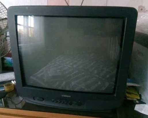 Телевизоры цветные (Panasoniс, Samsung) с пультами ДУ