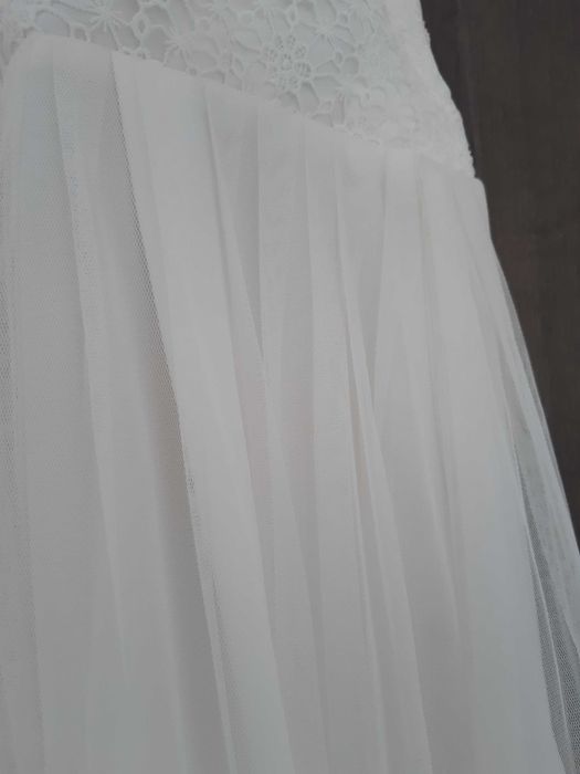 Suknia ślubna rustykalna klasyczna plisowana na cienkich ramiączkach