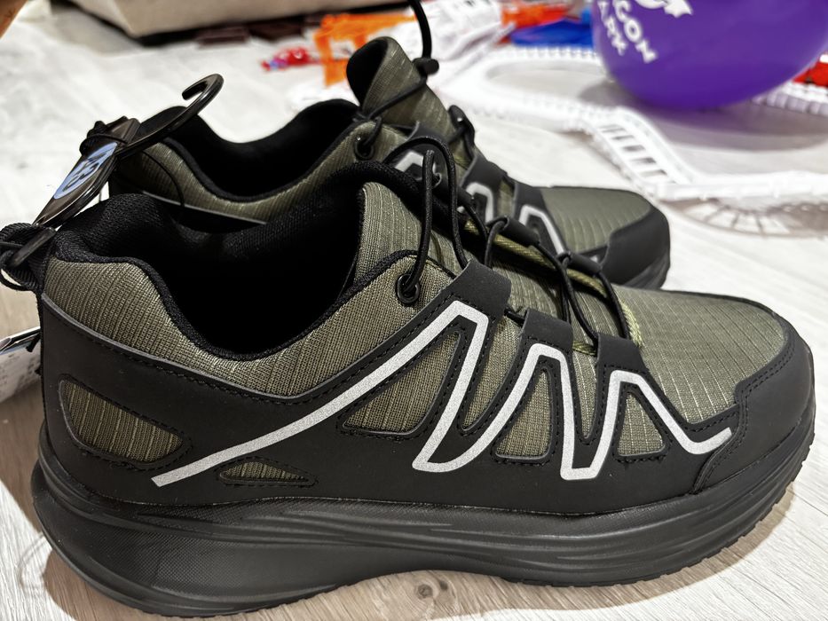 Чоловічі кросівки