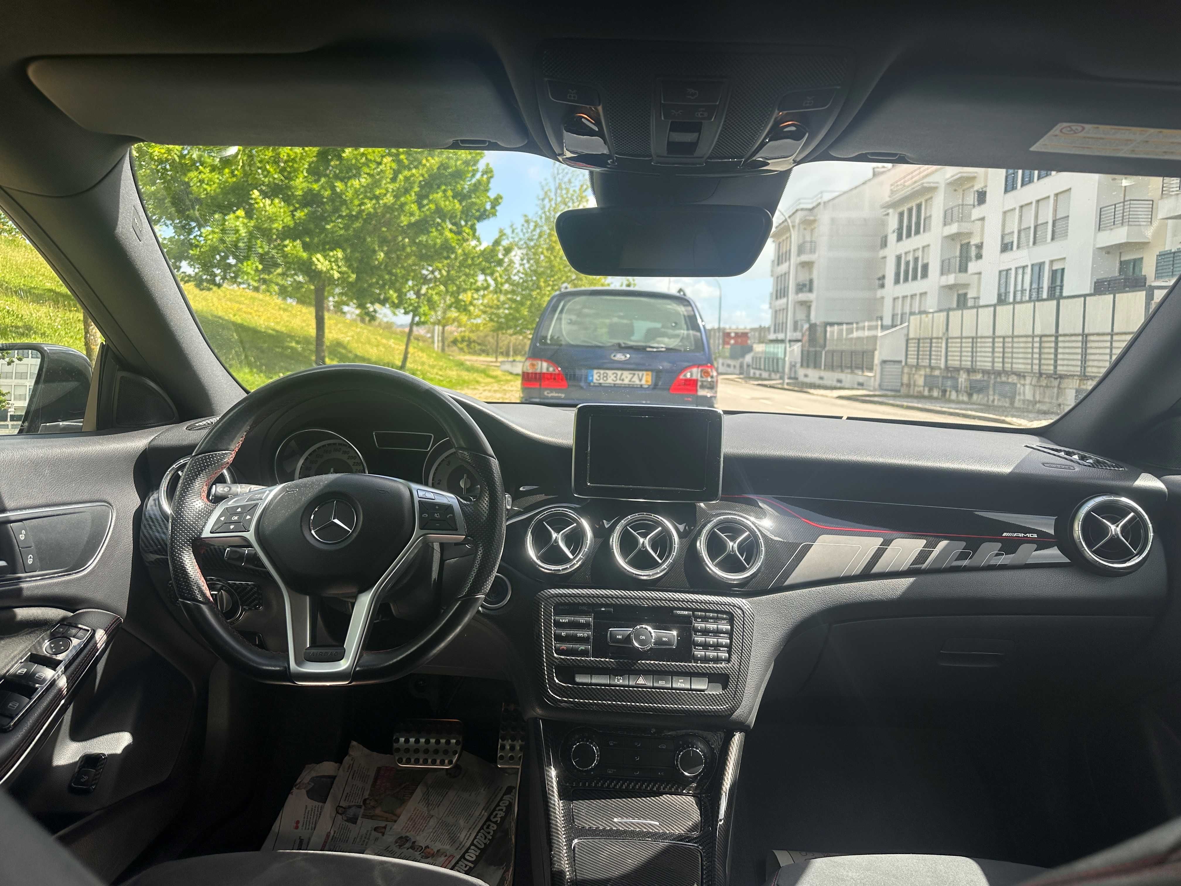 Mercedes-Benz CLA 220 AMG