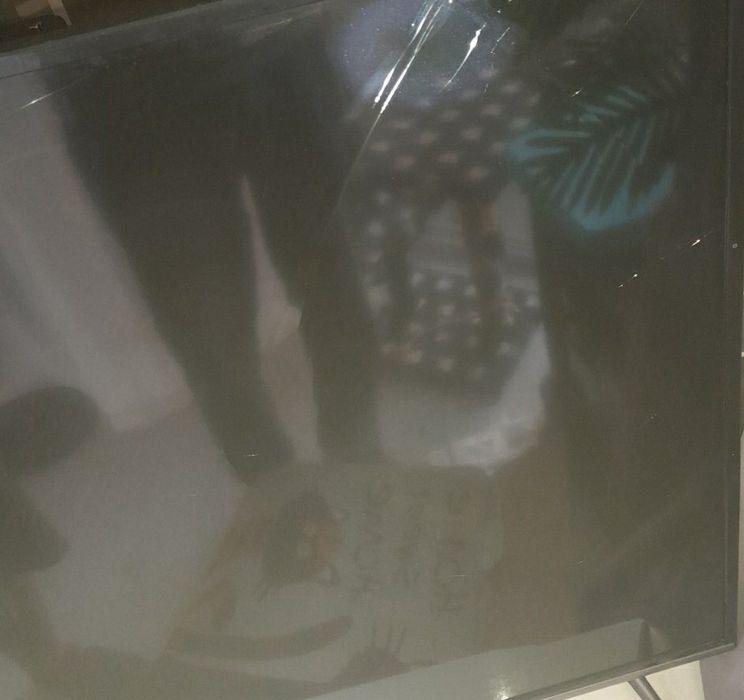 Телевизор TCL 55EP640 разбитый