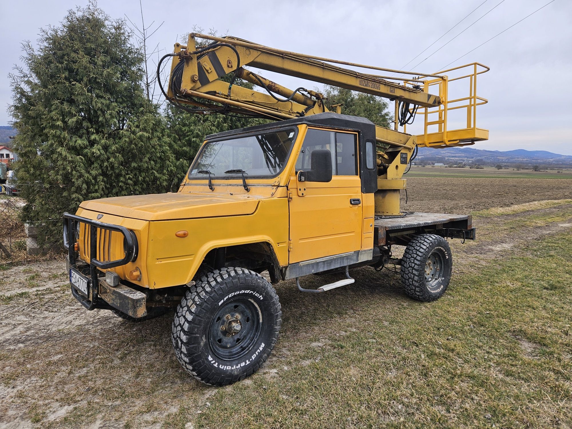 Honker 2000 podnosnik koszowy bumar p100