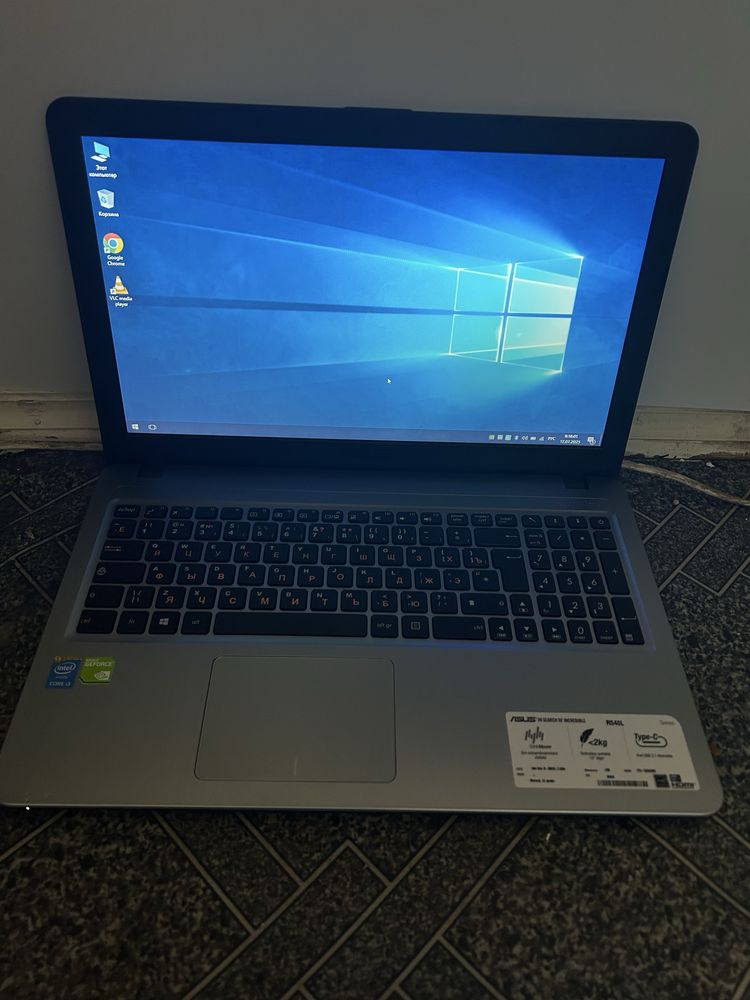 Asus R540L ноутбук