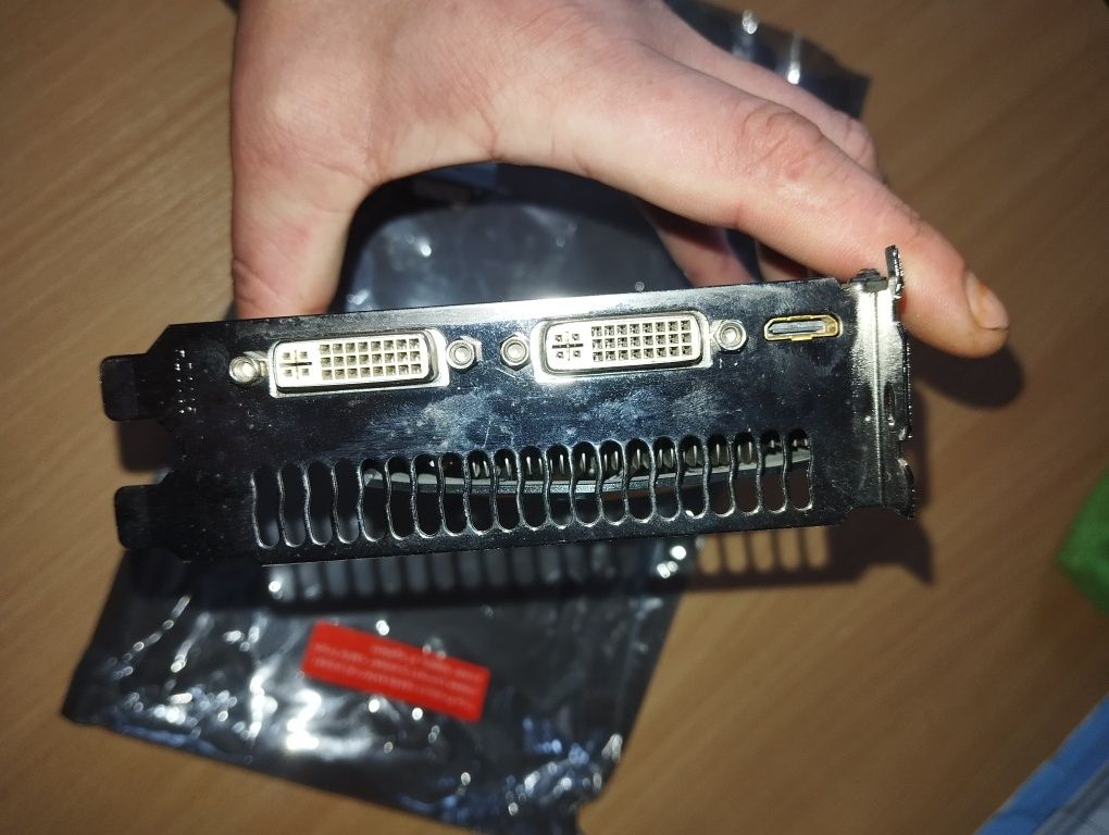 Gigabyte GeForce GTX 560 Ti 1024MB GDDR5 (256bit]