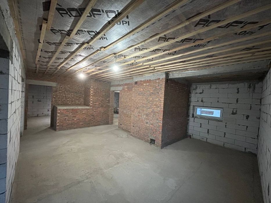 Продам новий будинок в місті Підгородне