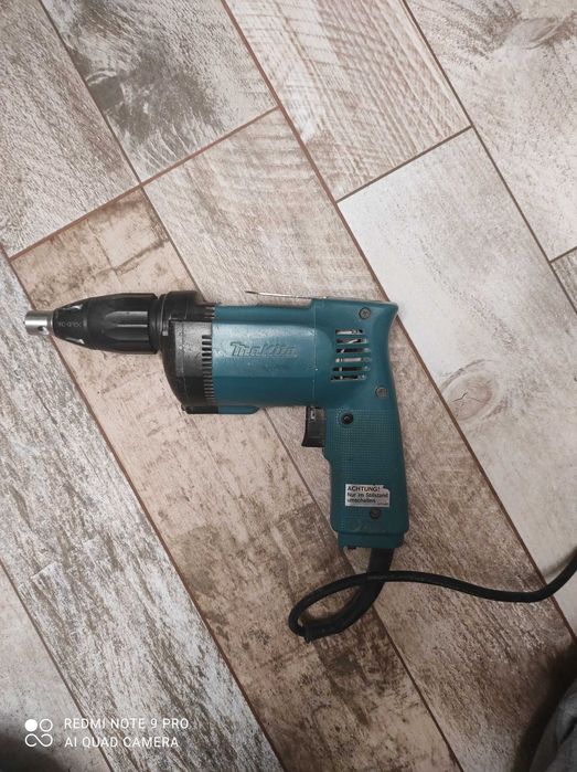 Продам шуруповерт Makita.