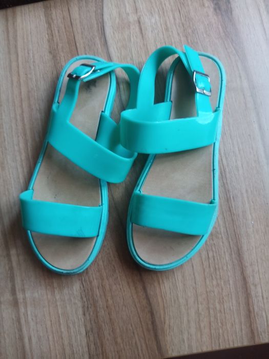 Продам макасины 39р.