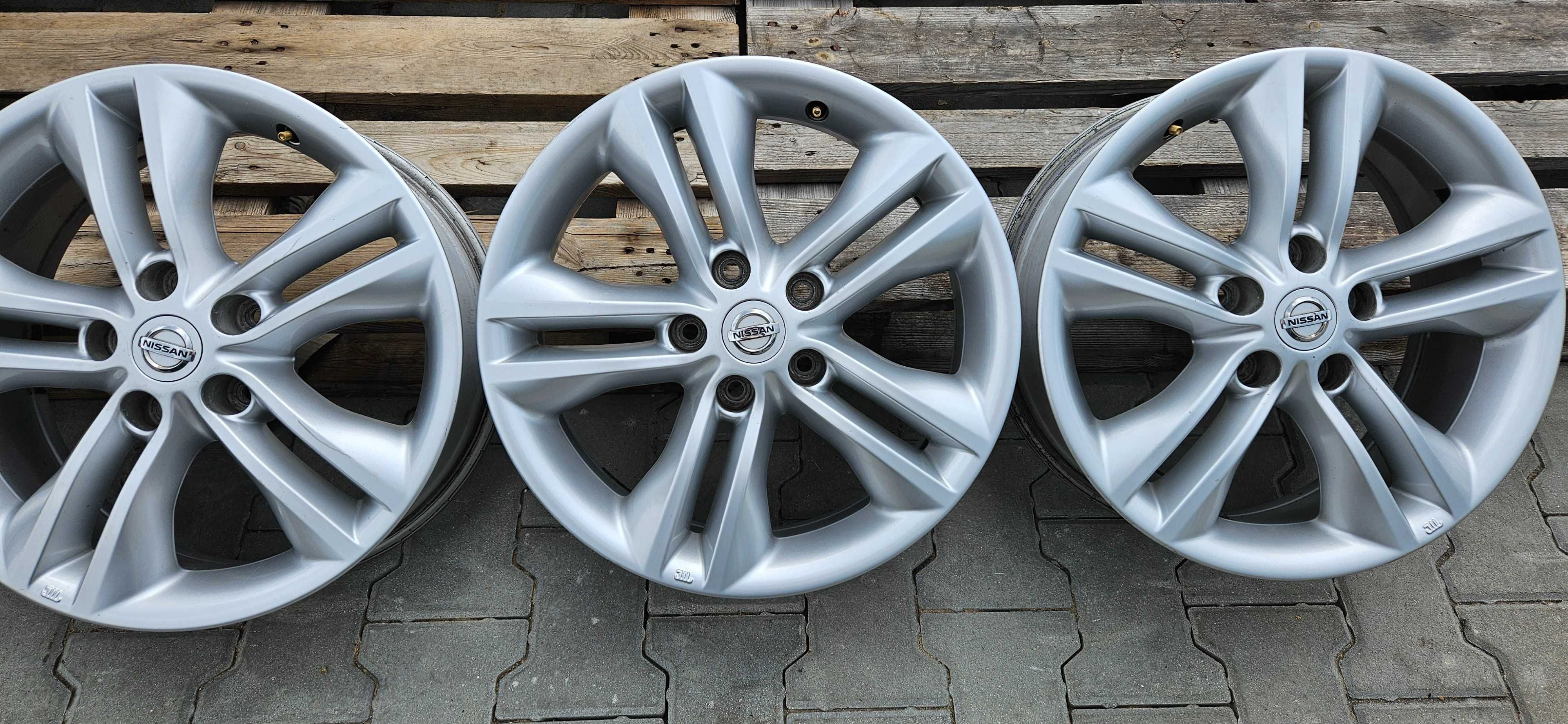 Felgi 17 cali Nissan 6.5jx17 5x114.3 et40 fi66.1