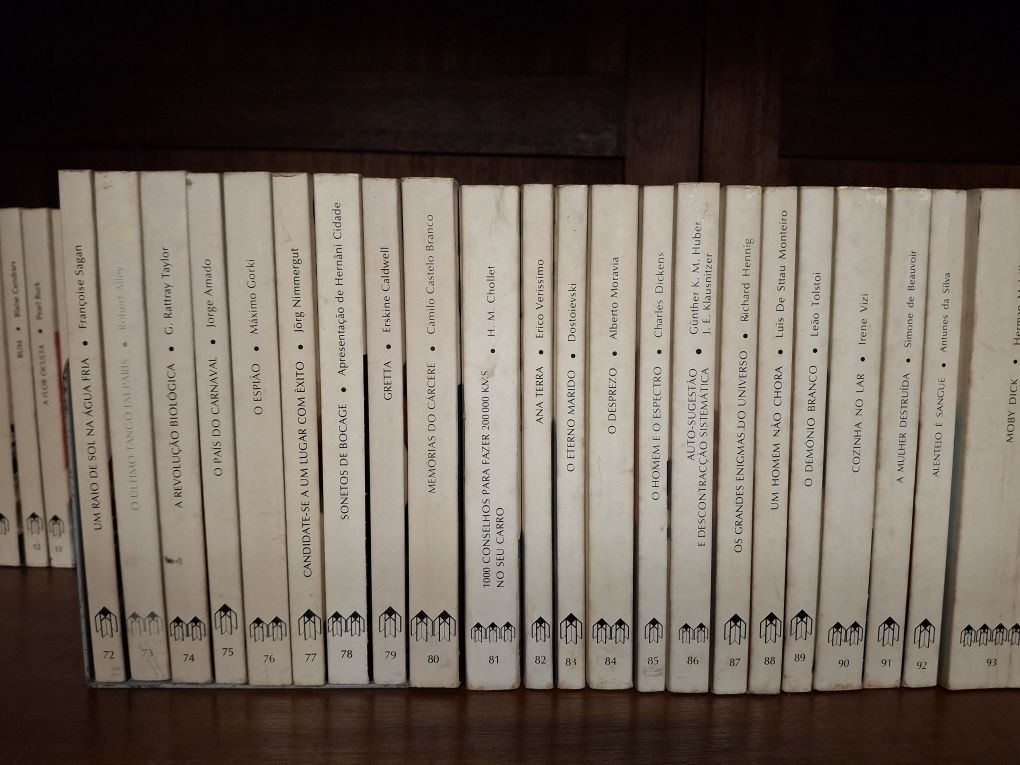 Coleção Unibolso - 104 volumes (incompleta)