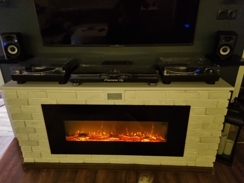 Elektryczny kominek dekoracyjny – jak nowy!