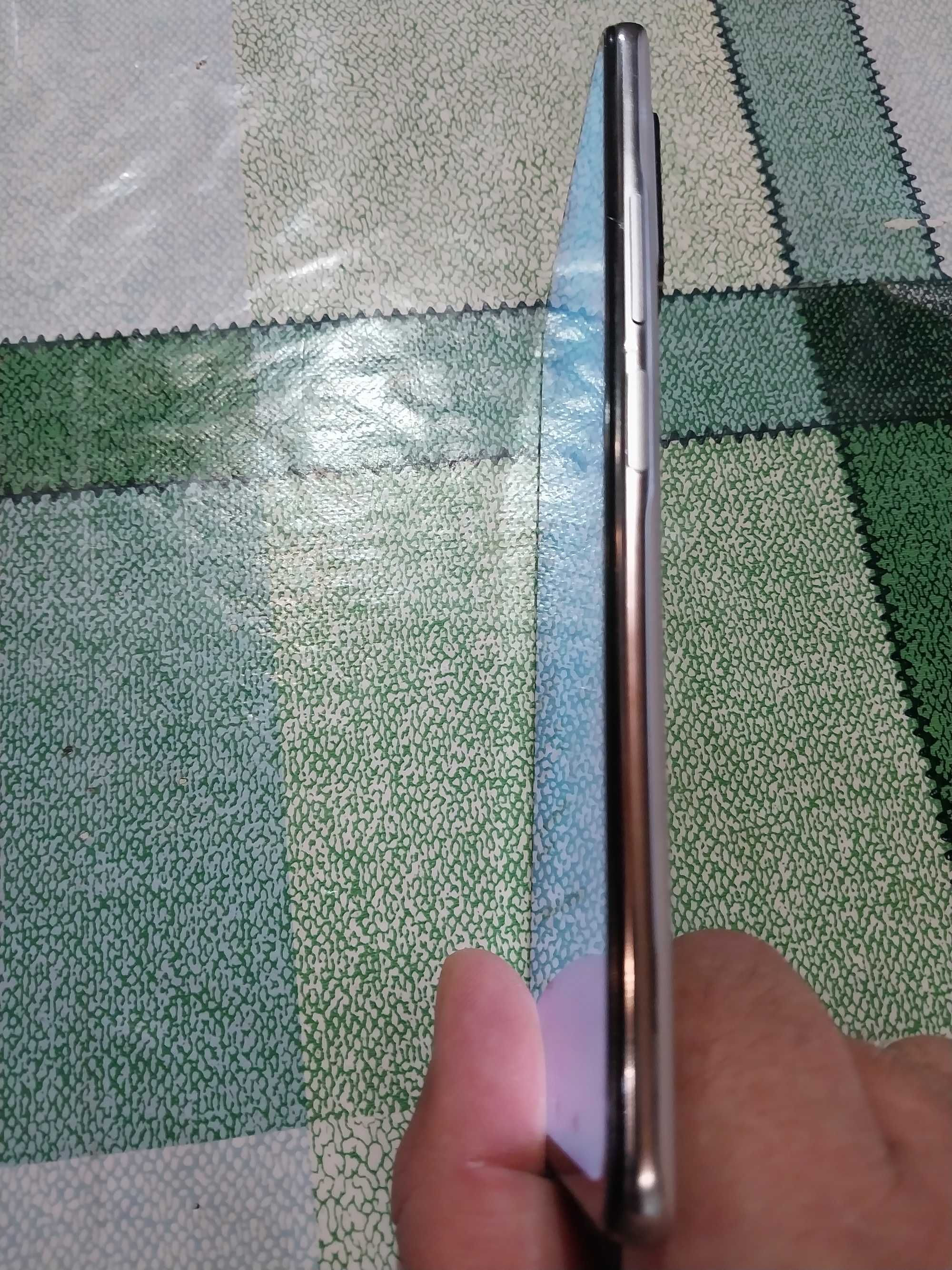 POCO F3 8 X 256 идеальный .