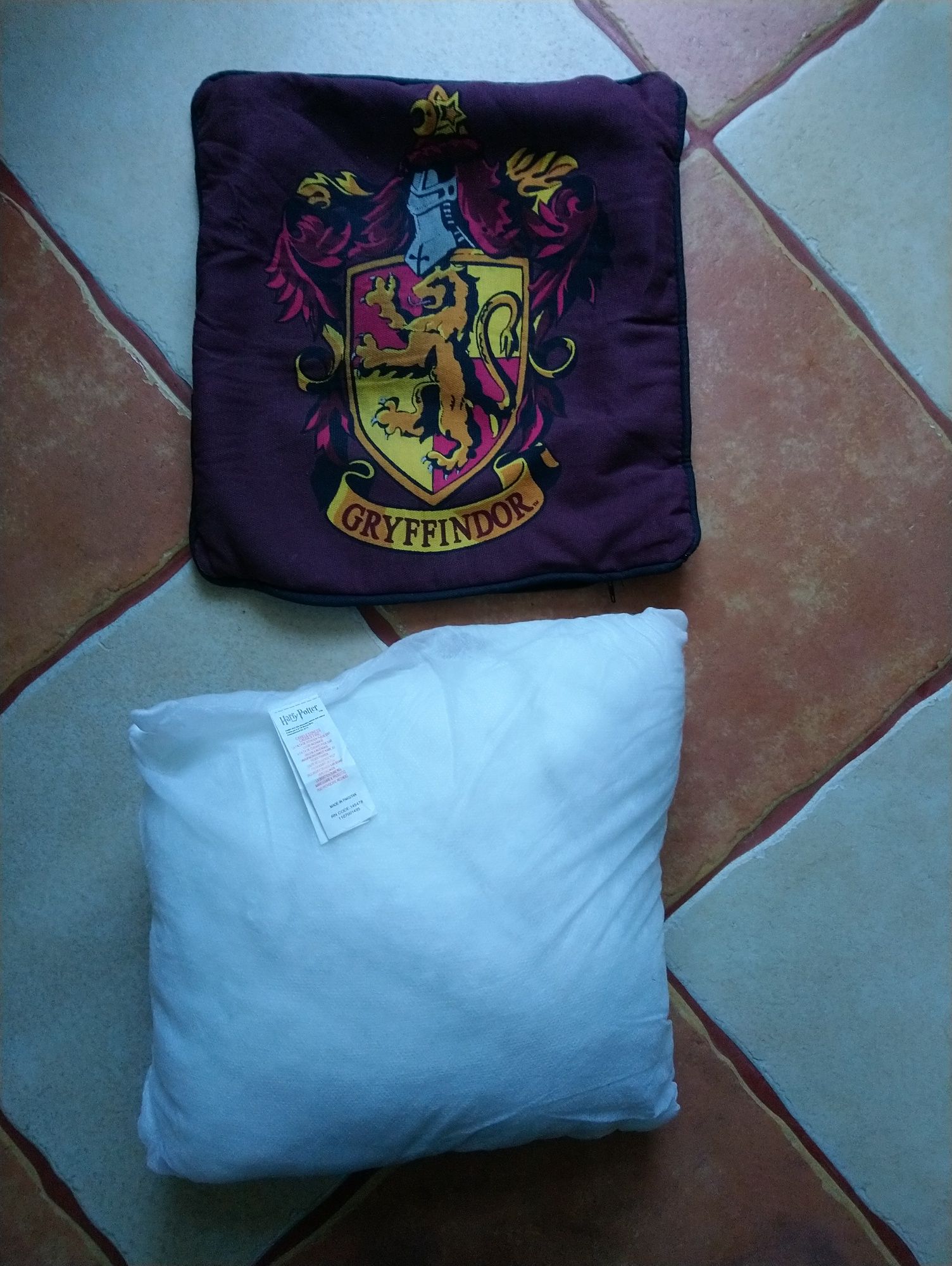 Подушка з наволочкою Harry Potter Griffindor 30×30 см