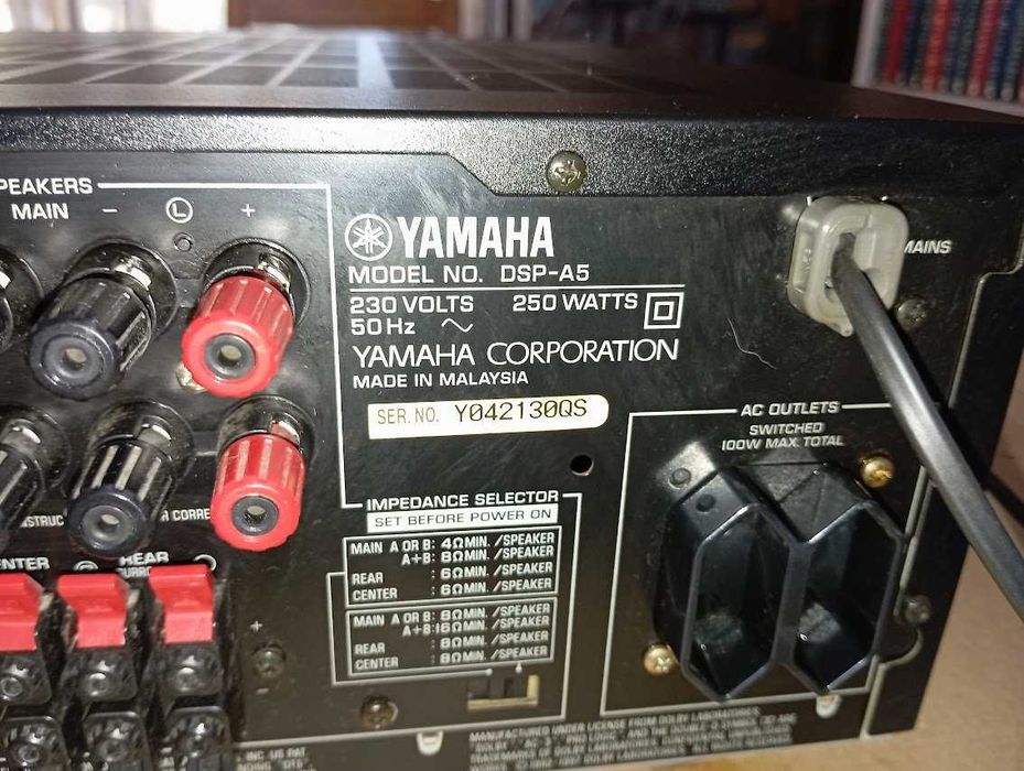 Amplificador Yamaha DSP-A5 multicanal 5.1 250W