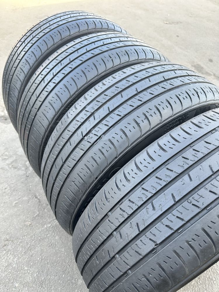 Шини 215 55 17 94V Kumho Solus TA31 комплект