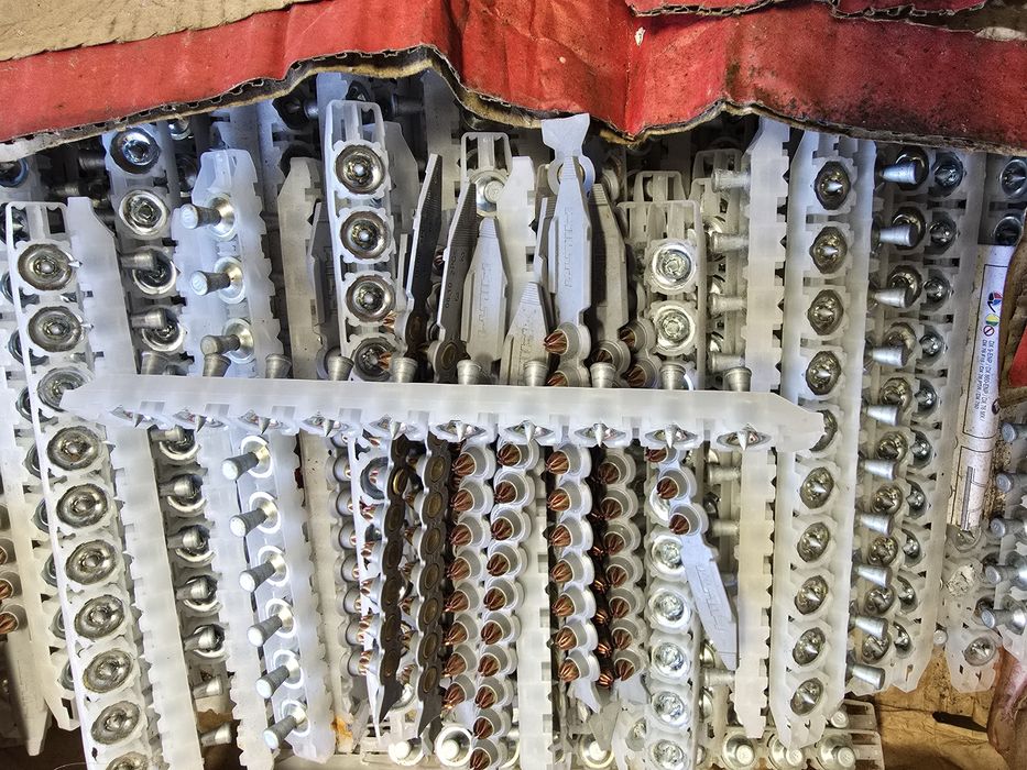 Pregos e fluminantes hilti