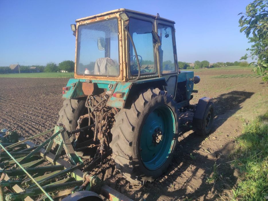Продам трактор ЮМЗ 6 в доброму технічному стані.