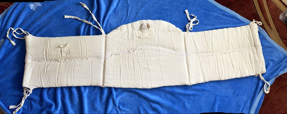 Захисний бортик на дитячу кроватку.