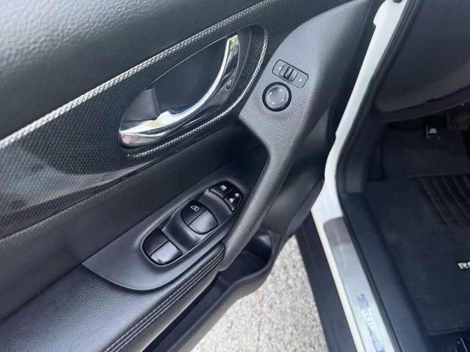 Nissan Rogue SL      2016