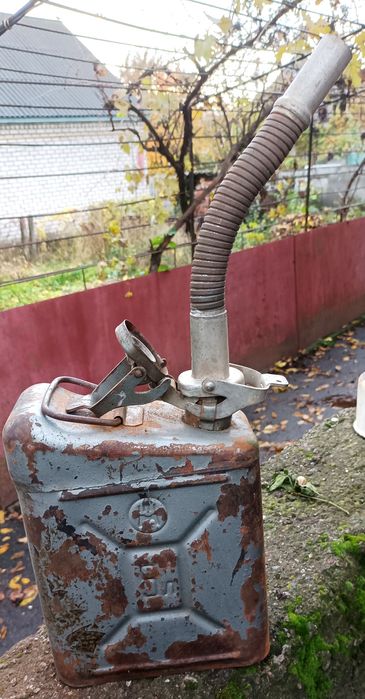 Насадка на канистру