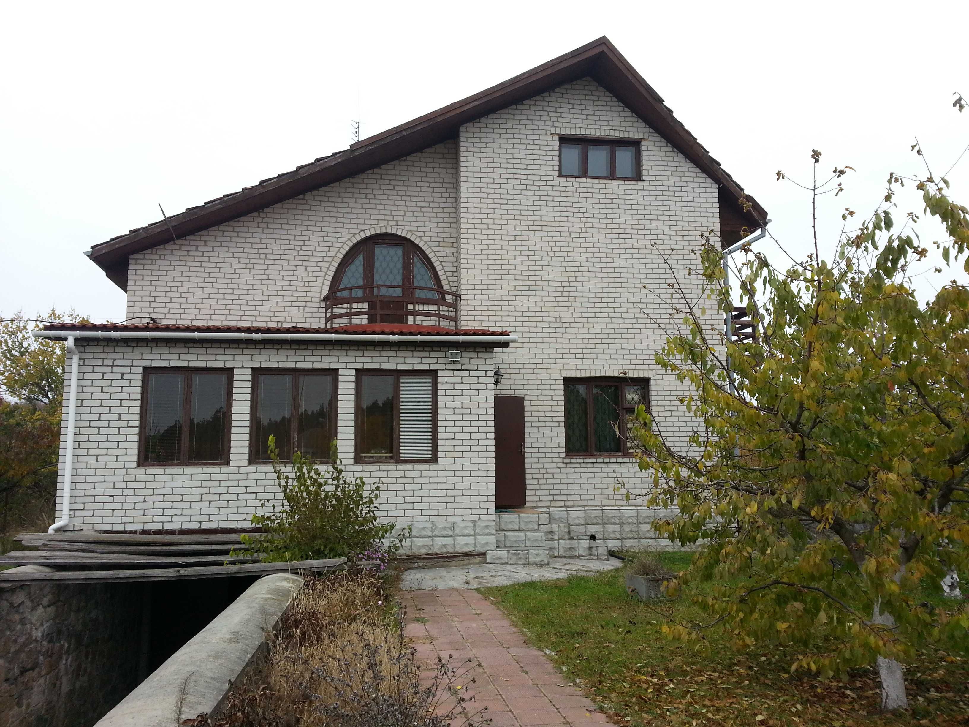 село Ліпляве ( Лепляво), Канівський р-н, будинок 250м2. Без комісії