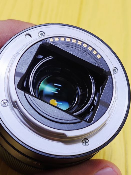 Объектив Sony FE 28 mm f/2.0