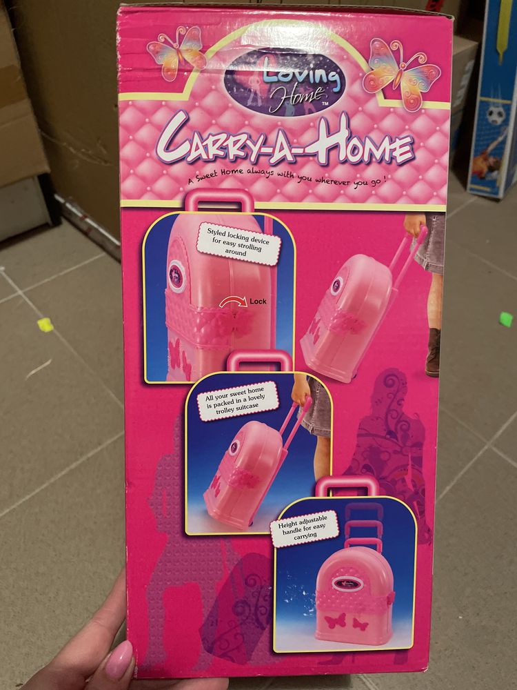 Domek walizka dla lalek typu Barbie