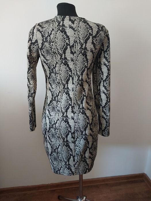 Sukienka wężowy wzór r.M