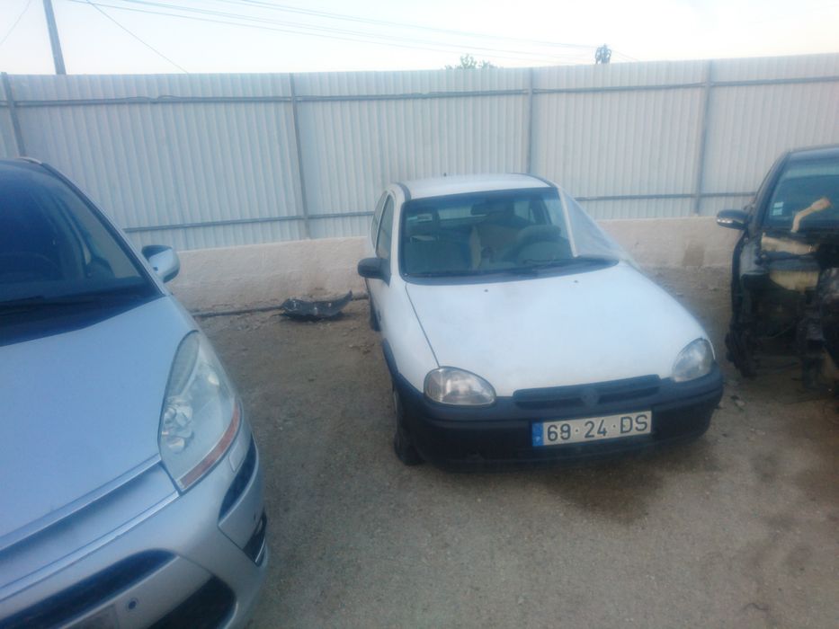 Opel Corsa B 1.2 para peças.