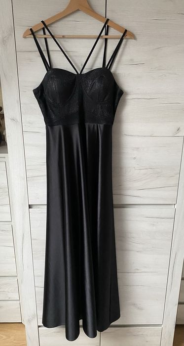 Sukienka balowa (studniówkowa)