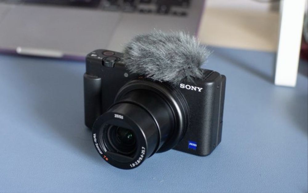 Sony ZV-1A com flash