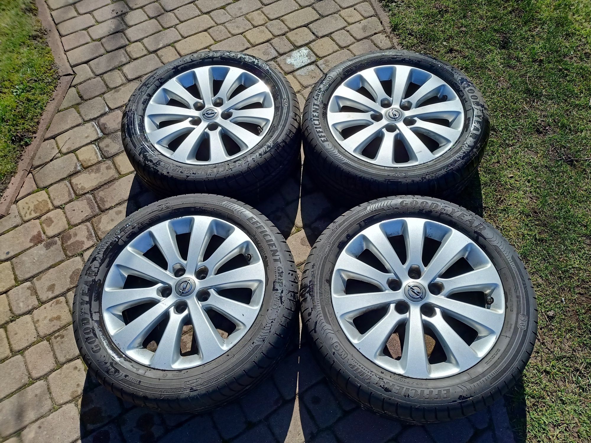 Koła Zafira 225/50 R17 Nowe opony letnie Goodyear