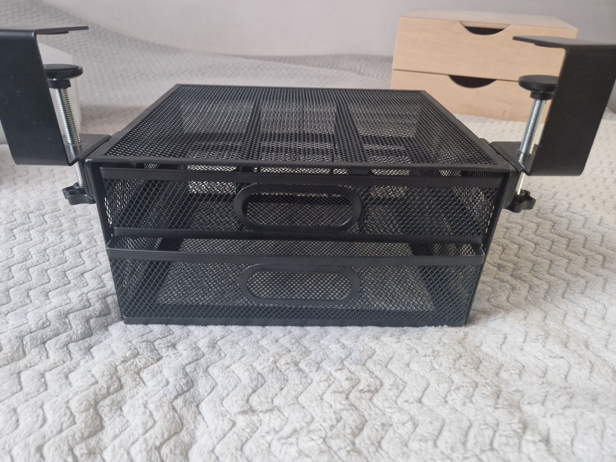 Organizer pod biurko