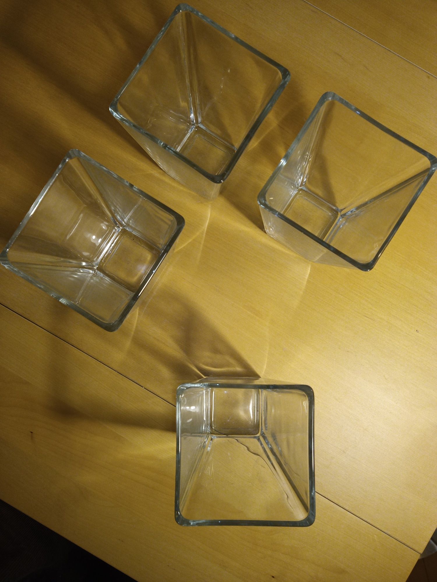 Wazon szklany o podstawie kwadratu 4 szt