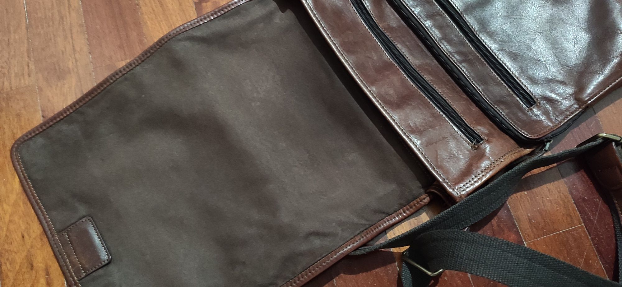 Mala de Pele | Katana Paris | Tira-cola mochila cor escura Dark Leathe