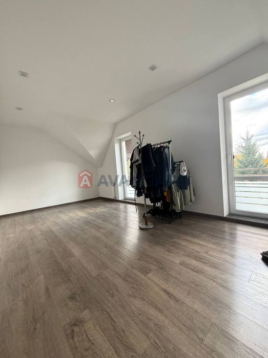 Продаж стильного таунхаусу з ремонтом у Конопниці!