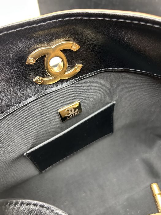 Сумочка в стилі Chanel