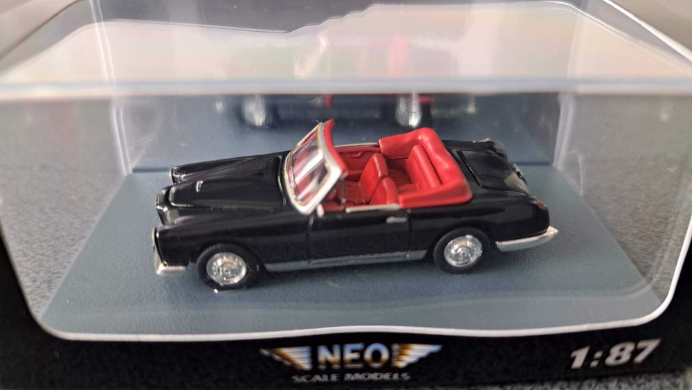 Facel Vega Fv1 Convertible NEO czarny skala 1:87 H0