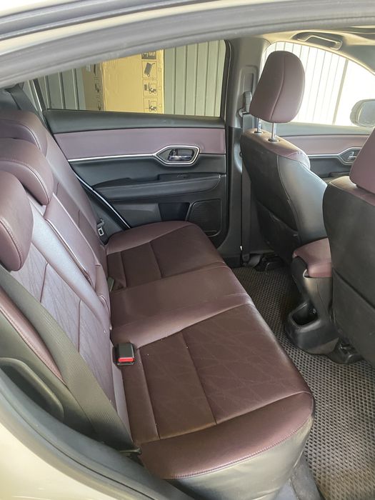 Авто в аренду под такси