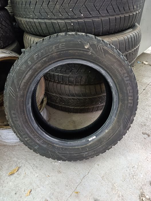 Шини на славуту , таврію 155/70/13 зимова гума Laufenn