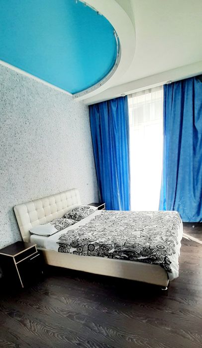 Посуточно, Просторная  квартира центр, Мост-Сити, паркоместо, Smart TV